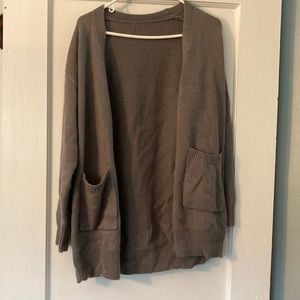 Size medium gray double pocket cardigan